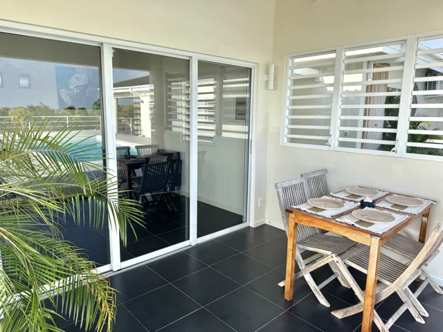 De eigen porch bij het appartement